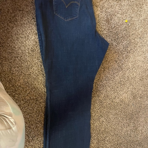 Plus size Levi jeans - Picture 2 of 3